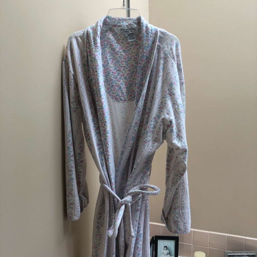 Vintage Floral Robe